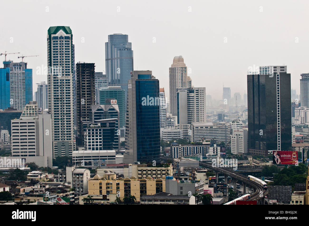 Silom e Sathorn area del centro cittadino di Bangkok. Foto Stock
