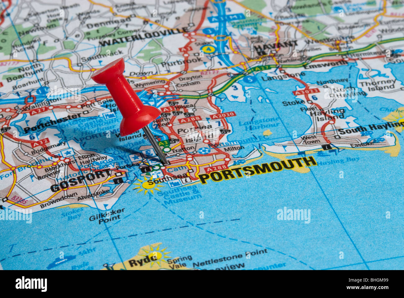 Rosso Spina mappa nella mappa stradale rivolta alla città di Portsmouth ...