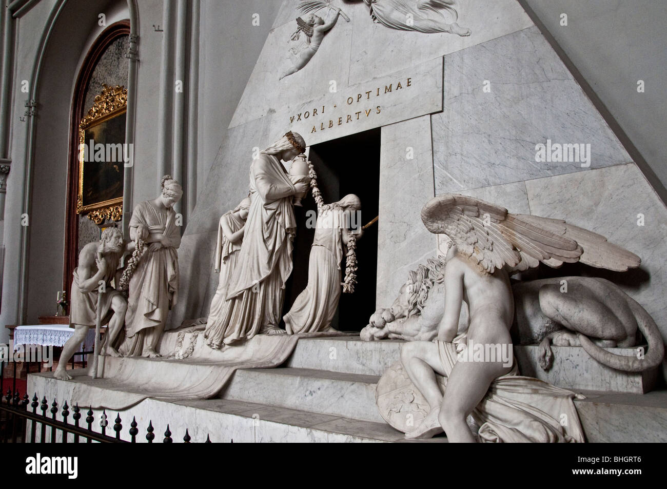 Chiesa dei Cappuccini Vienna si trova sulla parte superiore della cripta imperiale o Kaisergruft nel Neuer Markt piazza vicino al Palazzo Imperiale di Hofburg Foto Stock