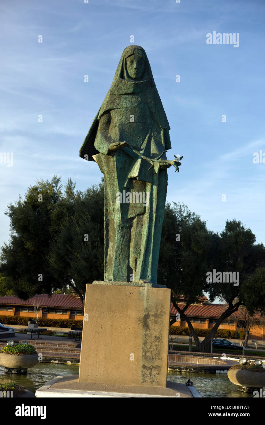Statua di Santa Chiara, Civic Center Park, Santa Clara, California, Stati Uniti d'America. Foto Stock