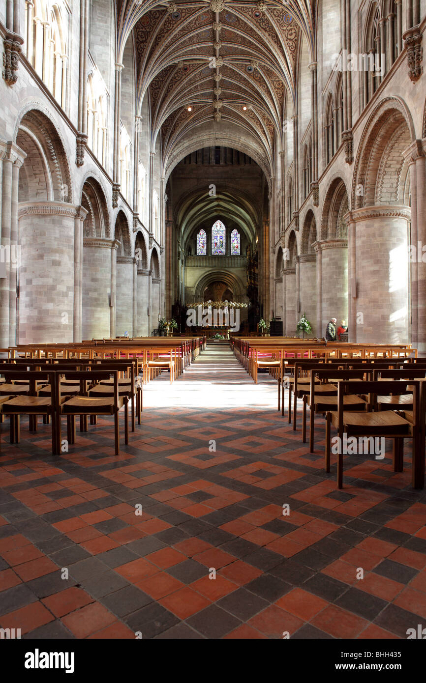 Aspetto interno della navata in Hereford Cathedral. Foto Stock