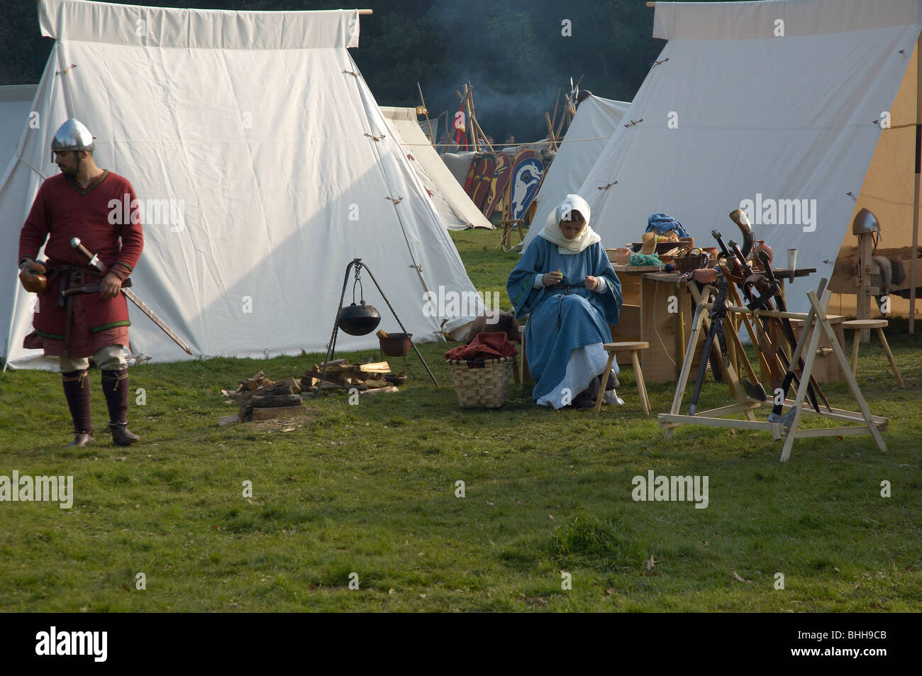 Battaglia hastings rievocazione norman uomo lady PT Foto Stock