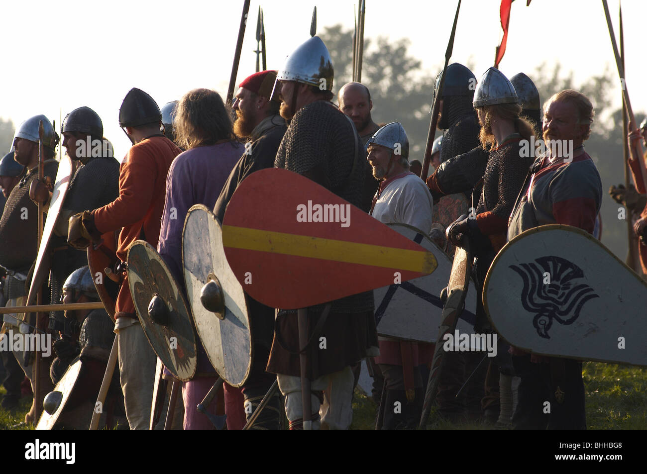 Battaglia hastings rievocazione casco spada lancia L Foto Stock