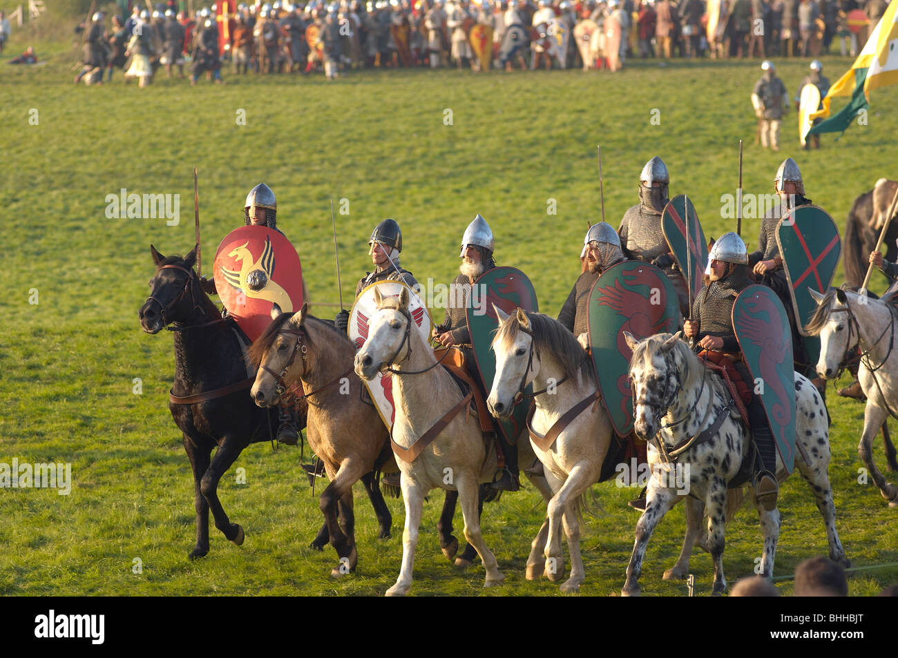Battaglia hastings rievocazione casco spada lancia l cavalleria Foto Stock