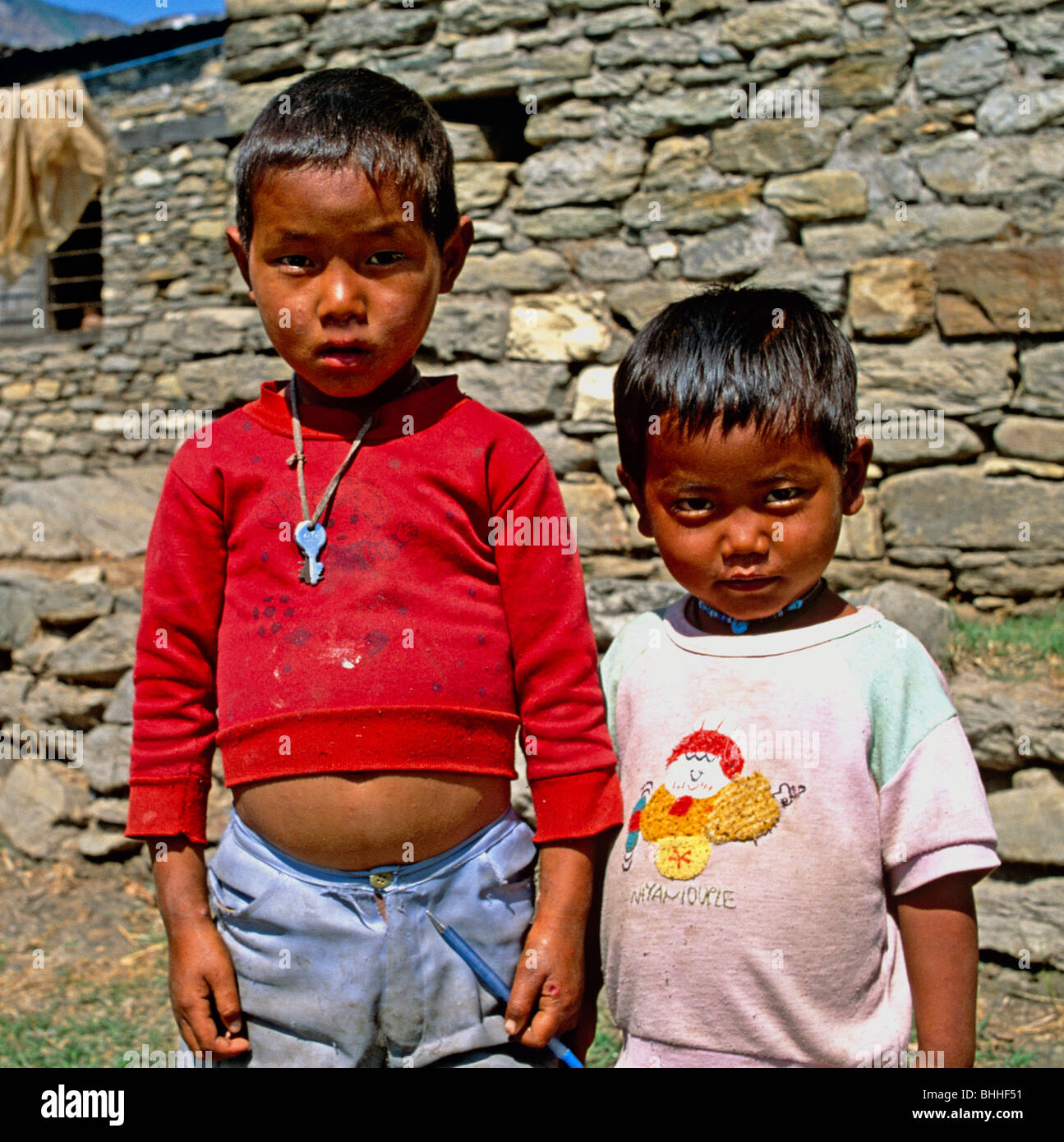 Bambini nepalesi Regione Annapurna Himalaya Nepal Asia Foto Stock