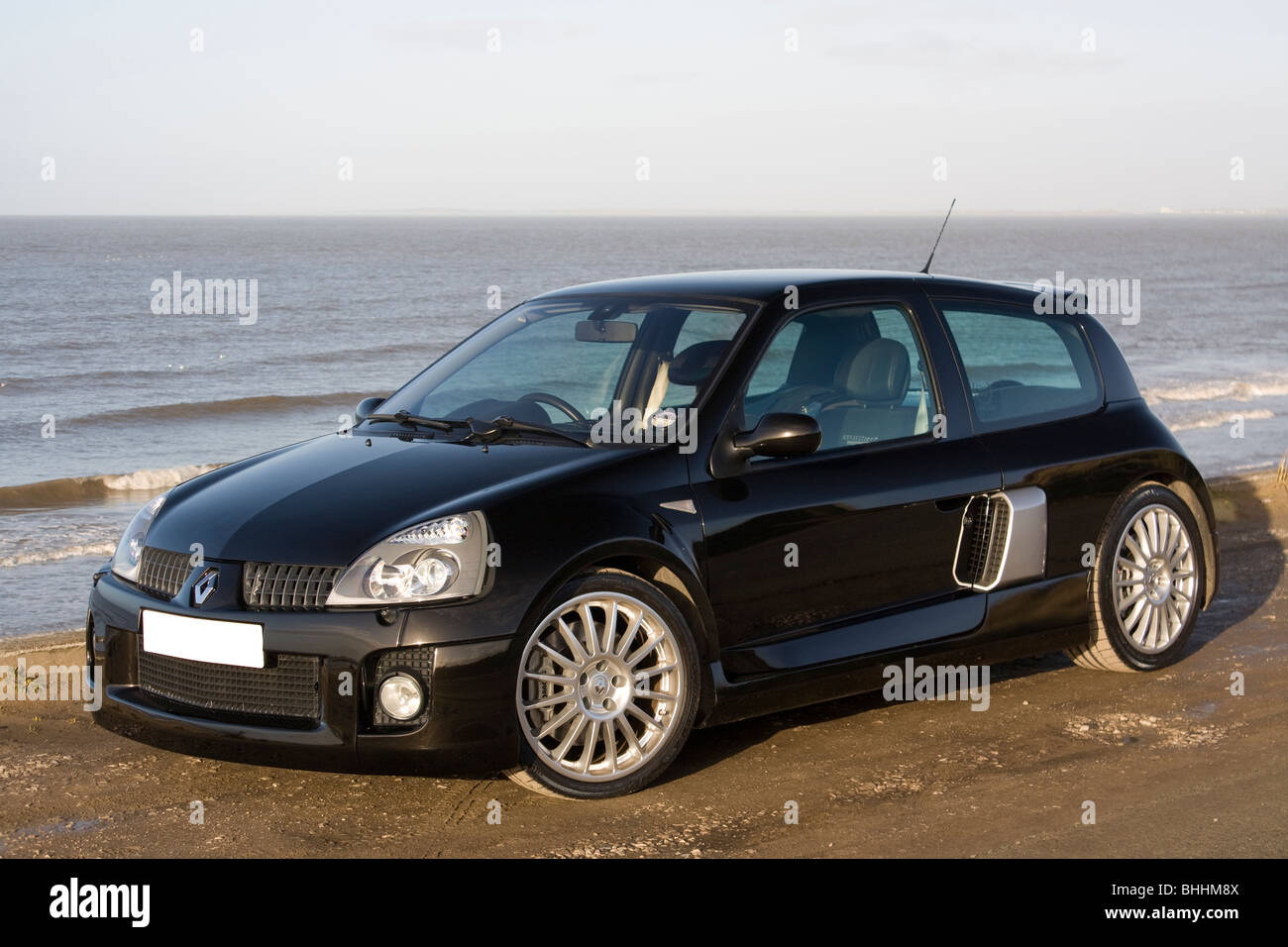 Renault Clio V6 Sport vicino al mare Foto Stock