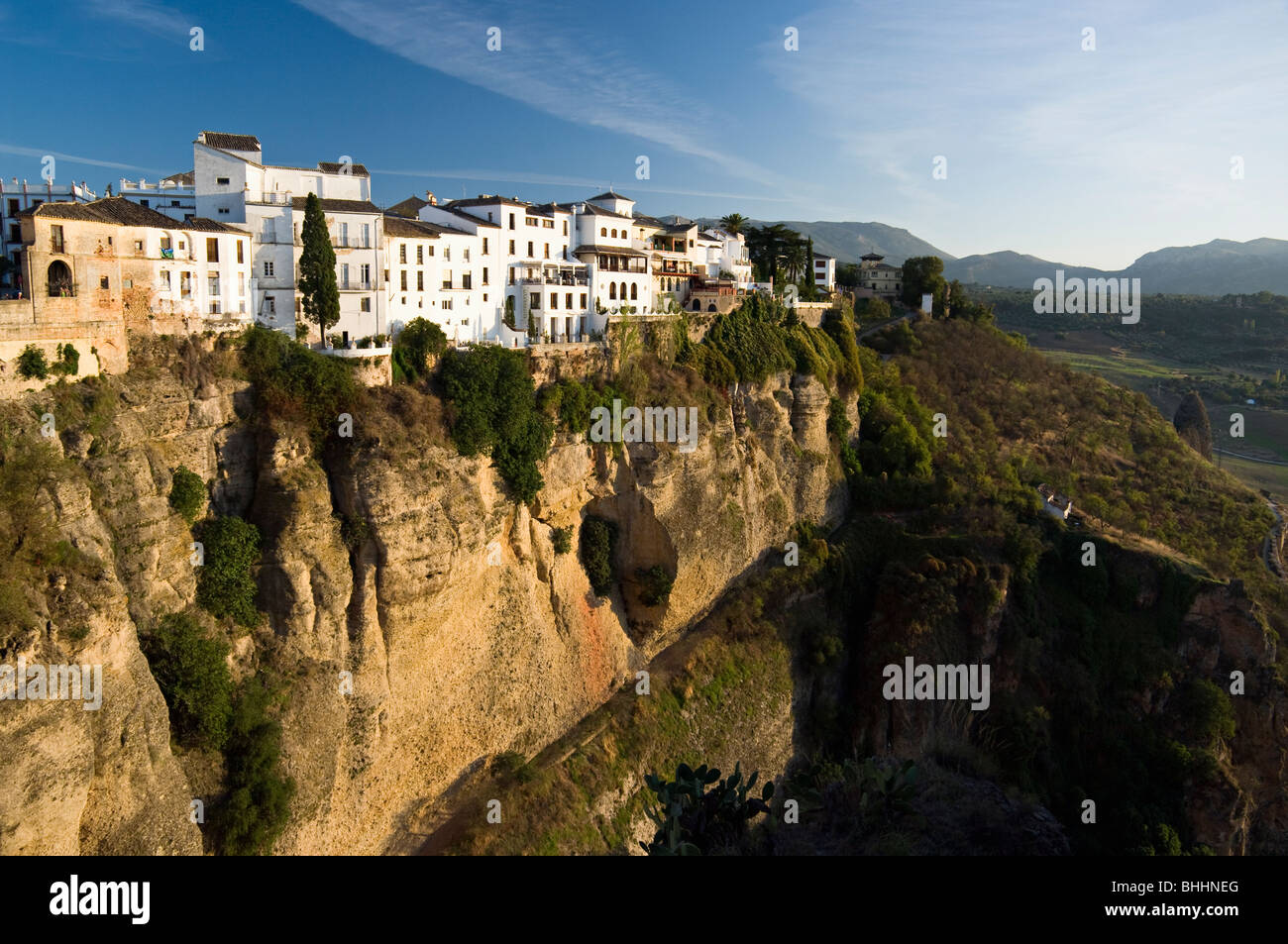 Case sopra El Tajo Gorge, Ronda, Malaga, Andalusia, Spagna Foto Stock