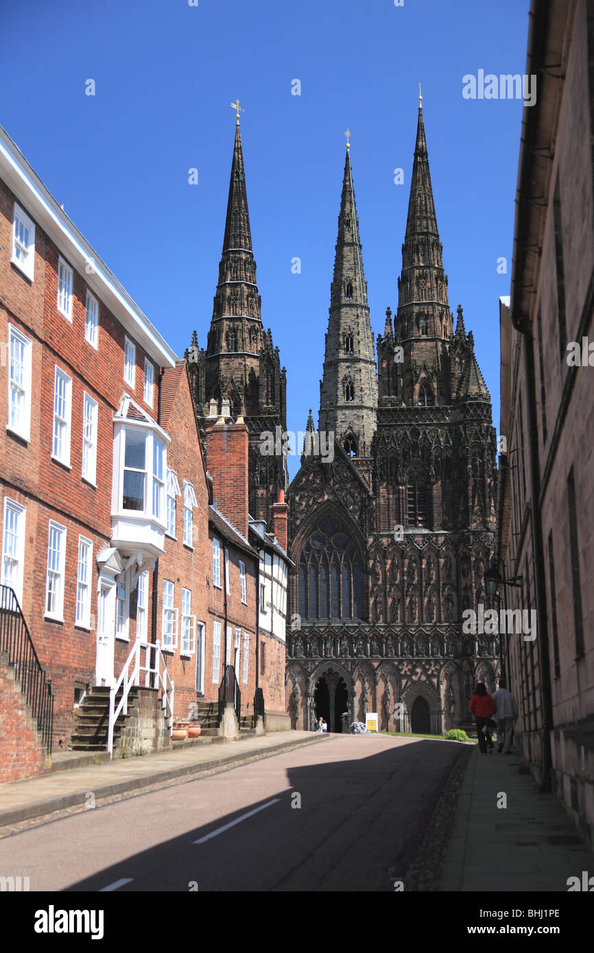 Lichfield Cathedral dalla vicina, Lichfield, Staffordshire Foto Stock