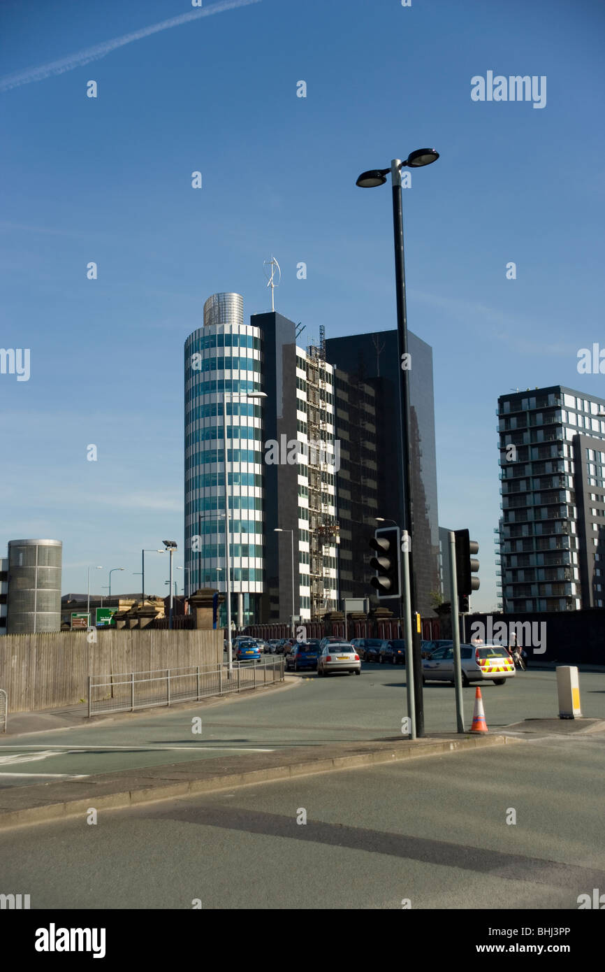 Nuovo edificio sulla fine del Cheetham Hill Road a Manchester Foto Stock