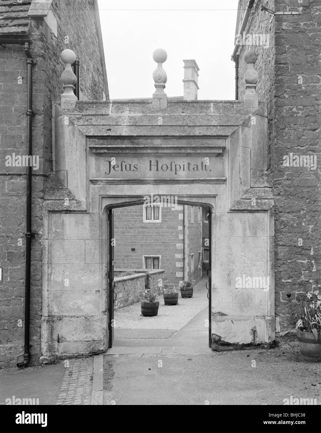Ingresso Nord arch, Gesù Ospedale, Rothwell, Northamptonshire, 1999. Artista: P Payne Foto Stock