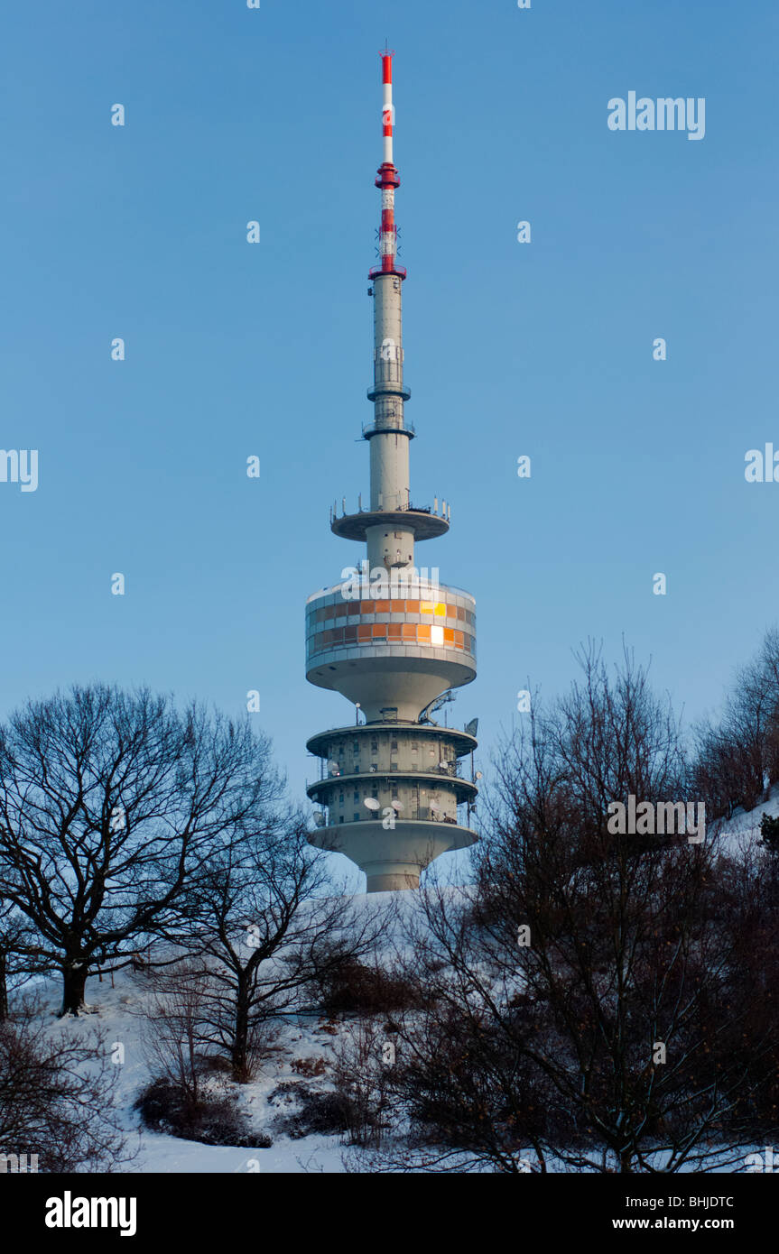 Monaco di Baviera Olympic tower nella neve Foto Stock