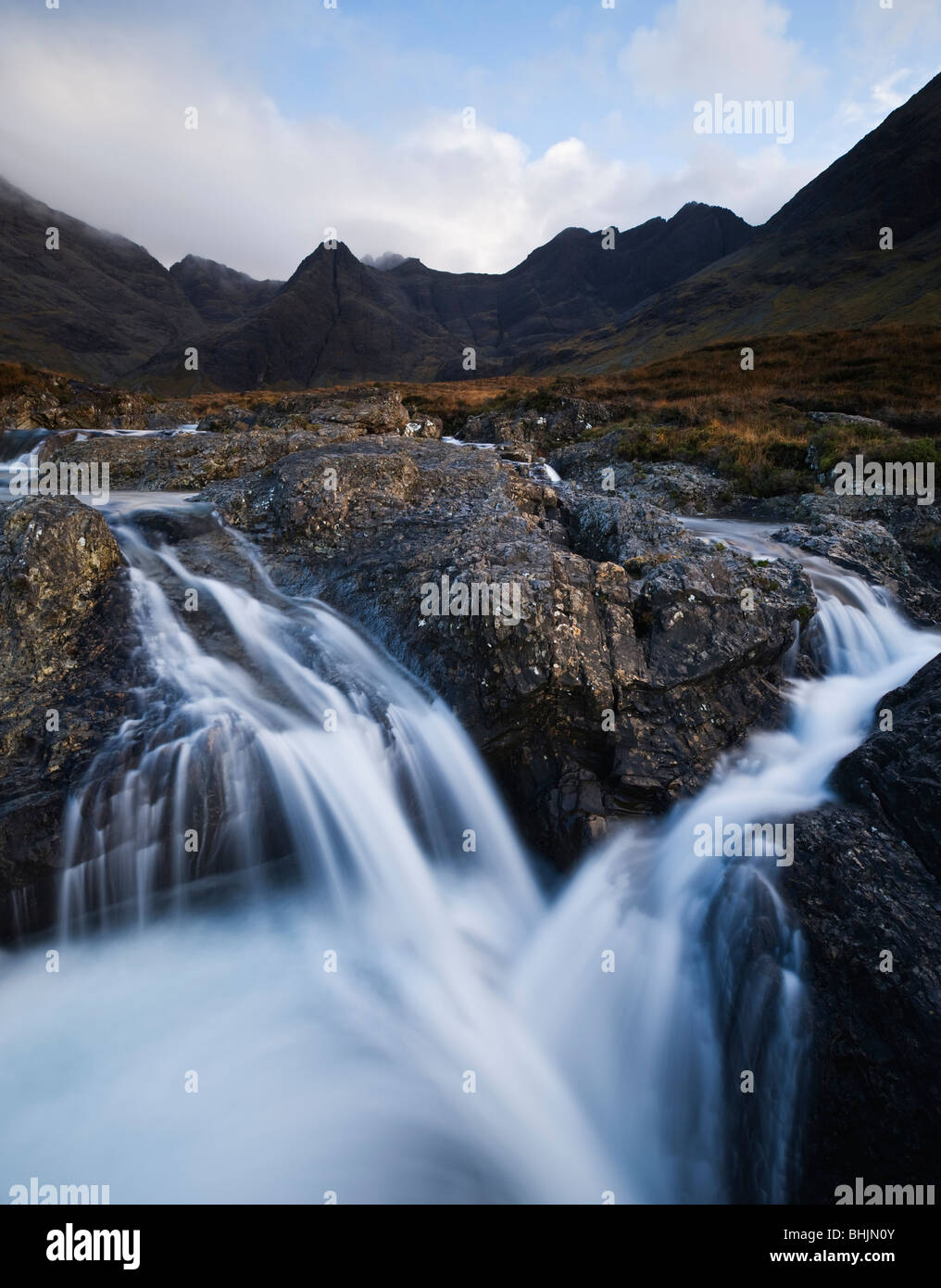 A cascata piscine Fairy, coire na Creiche, Glenbrittle, Isola di Skye in Scozia Foto Stock