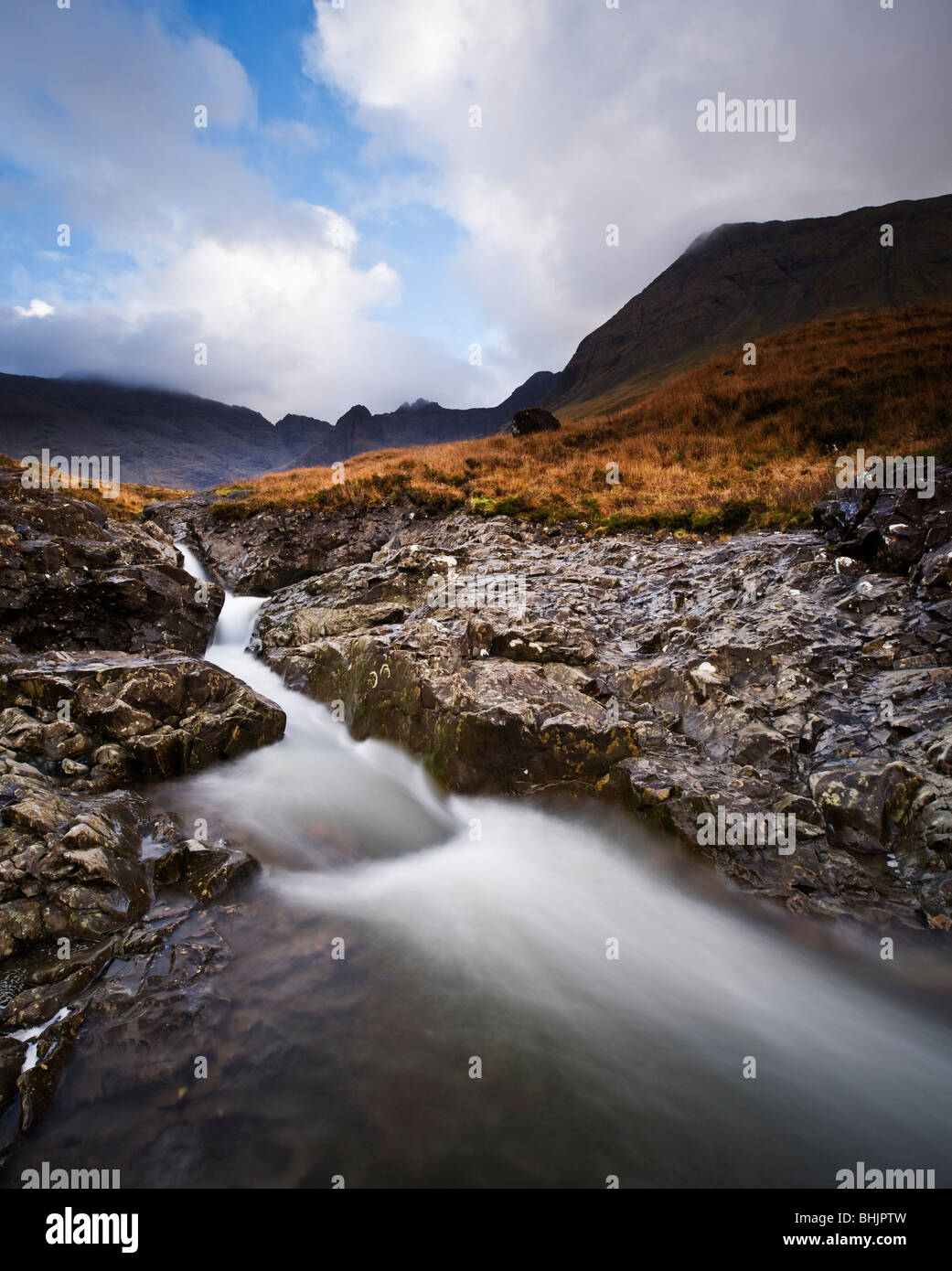 A cascata piscine Fairy, coire na Creiche, Glenbrittle, Isola di Skye in Scozia Foto Stock