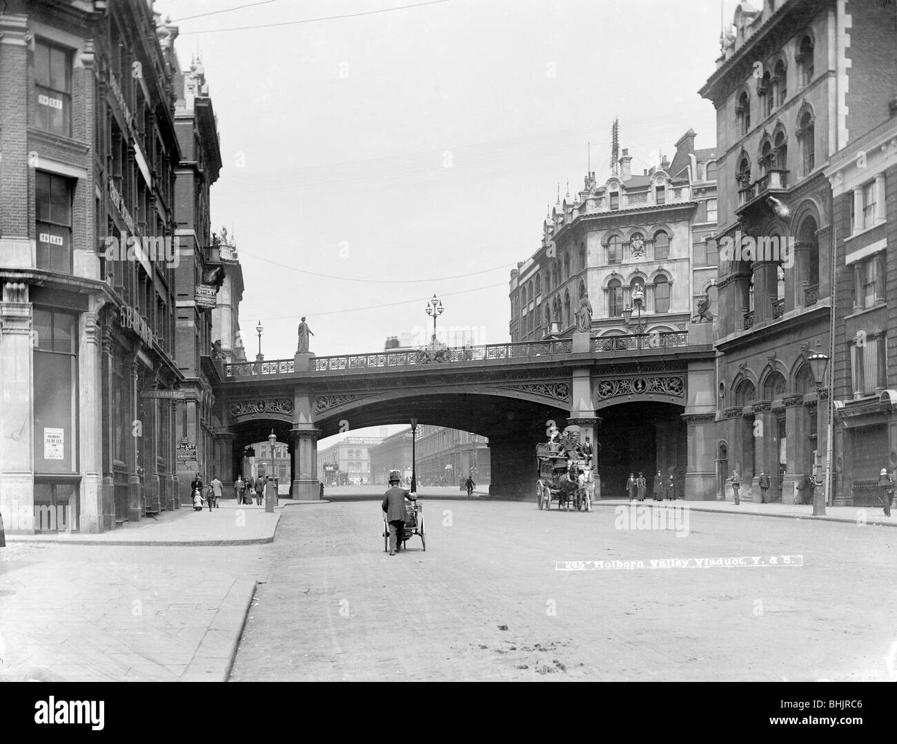 Holborn Viaduct, City of London, c1870-1900. Artista: York & Figlio Foto Stock