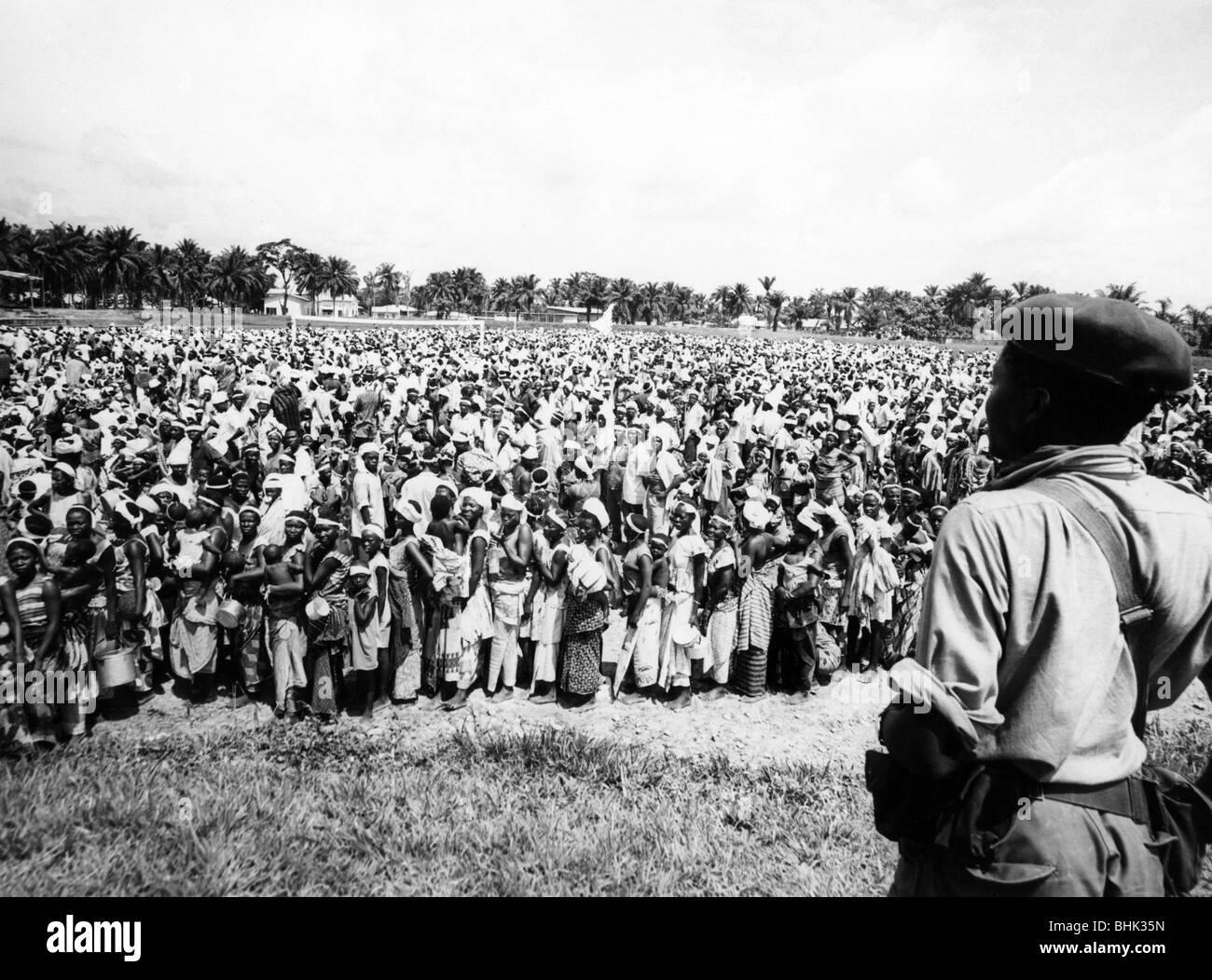 Geografia / viaggio, Congo, eventi, Simba rivolta 1964 - 1965, folla arrotondata nel Belge Statium, 4.12.1964, Foto Stock