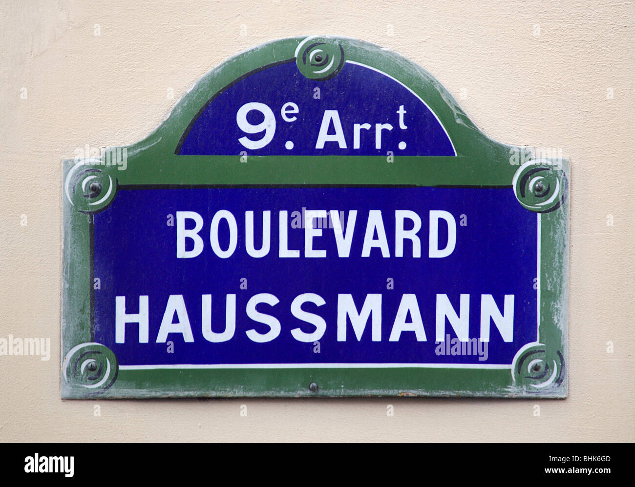 Francia Ile de France Paris ix Arrondissment strada segno per il Boulevard Haussmann su una parete di un edificio Foto Stock