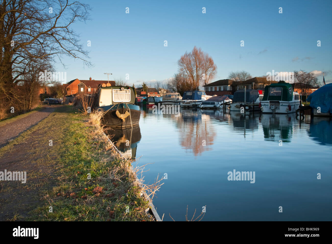Fiume Kennett e Kennet and Avon Canal a Newbury, Berkshire, Regno Unito Foto Stock