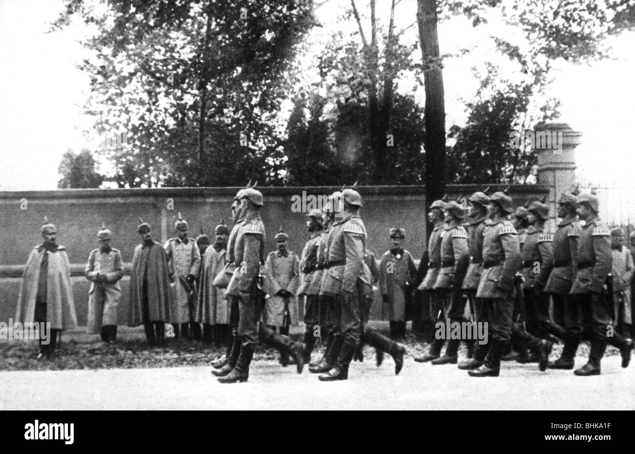 Guglielmo II, 27.1.1859 - 4.6.1941, imperatore tedesco 15.6.1888 - 9.11.1918, parata di un reggimento di Landwehr sassone, Grande sede, circa 1915, Foto Stock