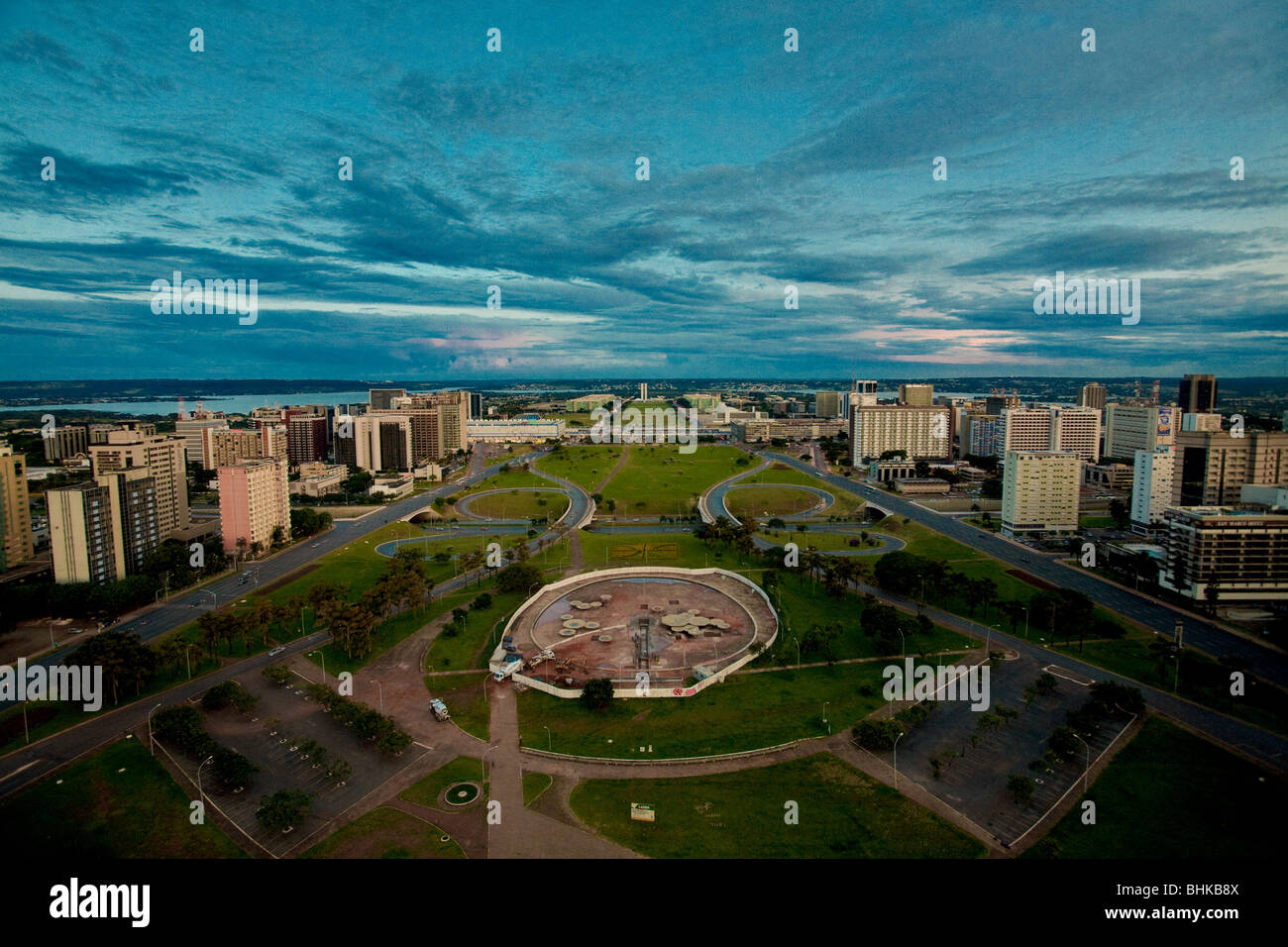 Vista dell'asse monumentale dalla torre della televisione a Brasilia, Brasile. Foto Stock
