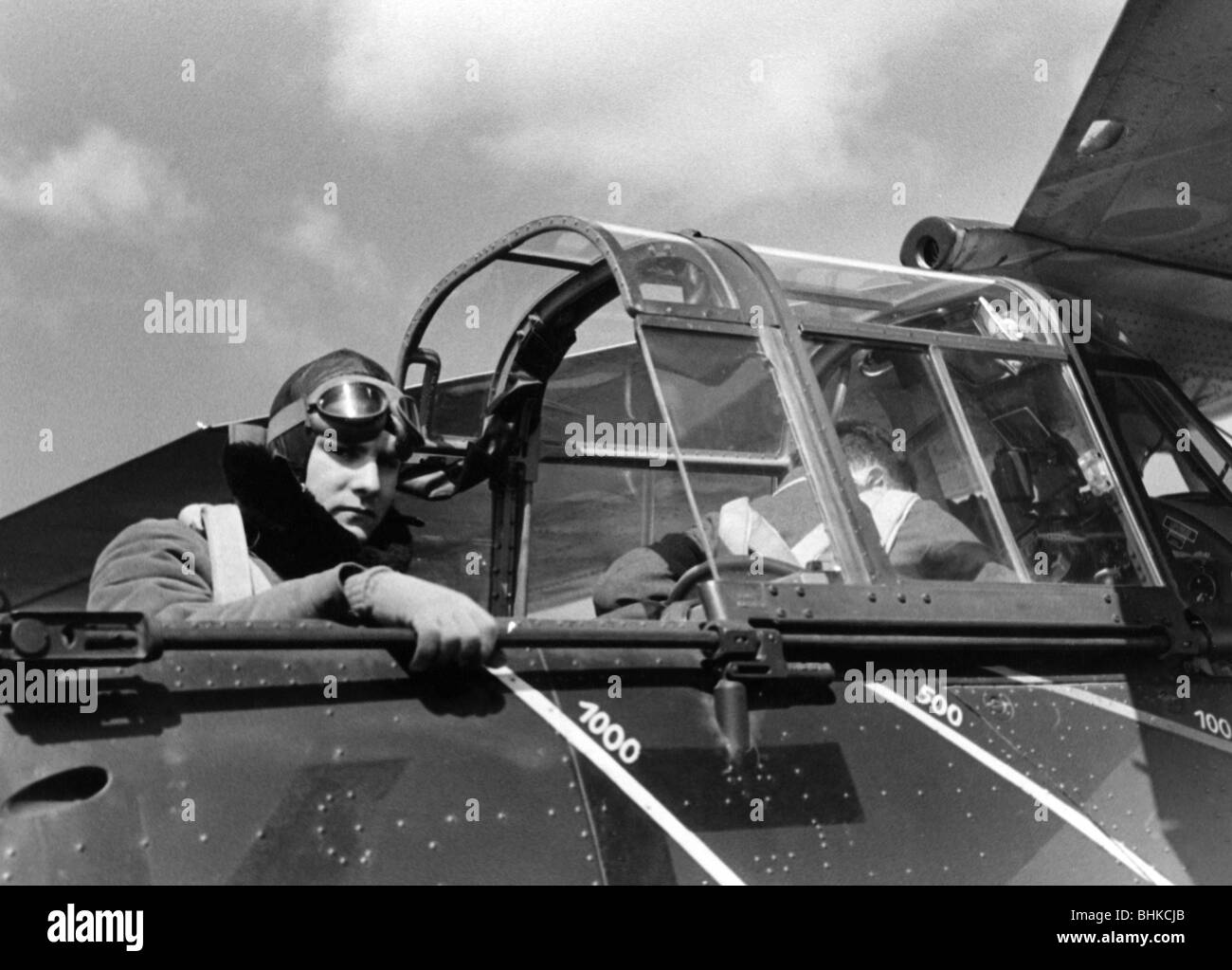 Eventi, Seconda guerra mondiale / seconda guerra mondiale, guerra aerea, persone, l'equipaggio di un tedesco di ricognizione Henschel Hs 126 prima del decollo, circa 1940, Foto Stock