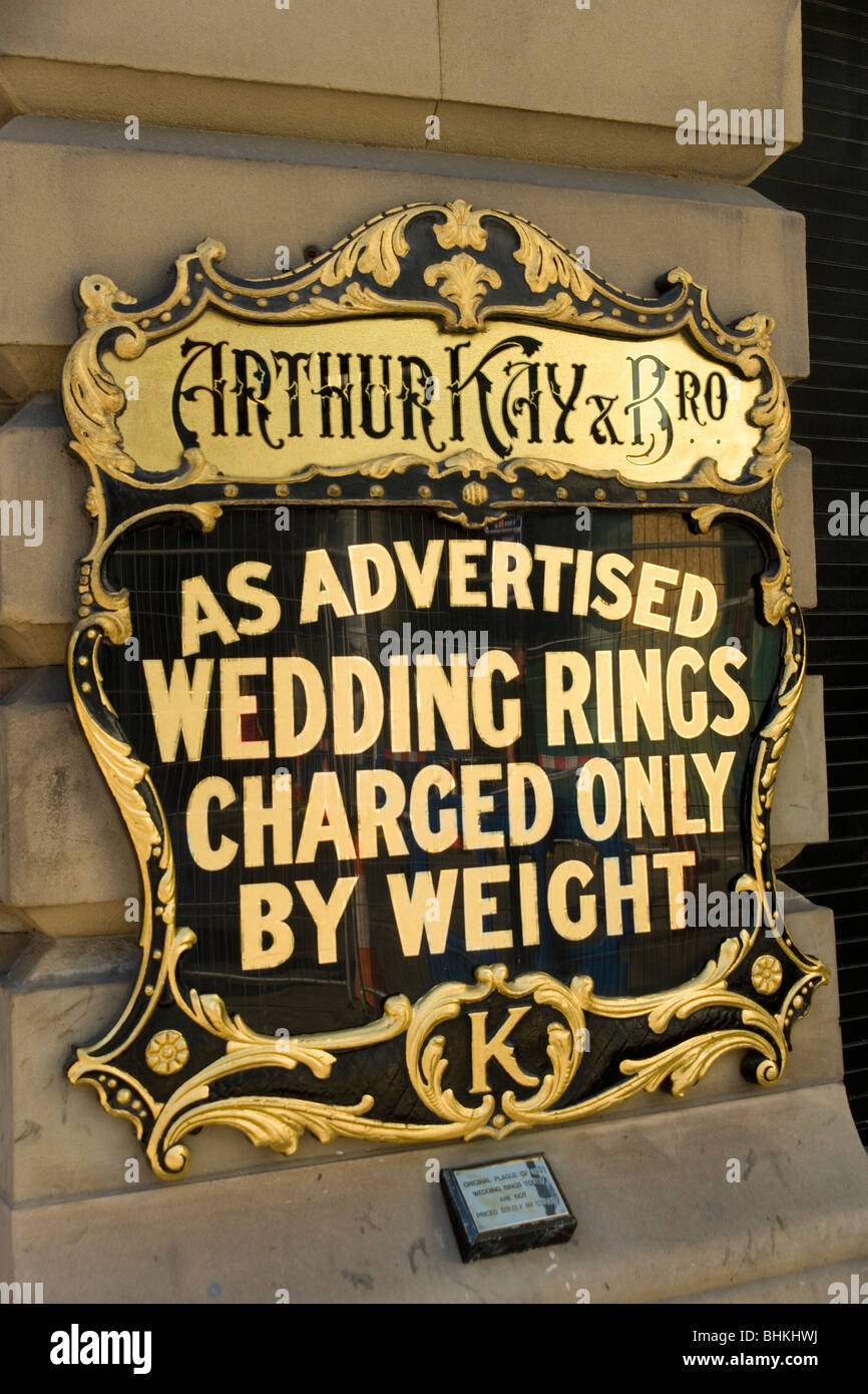 Il vecchio segno sulla Arthur Kay gioielleria in Royal Exchange Building, Manchester Foto Stock