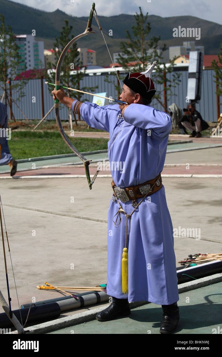 Archer durante il concorso Naadam, Ulaanbaatar, in Mongolia Foto Stock