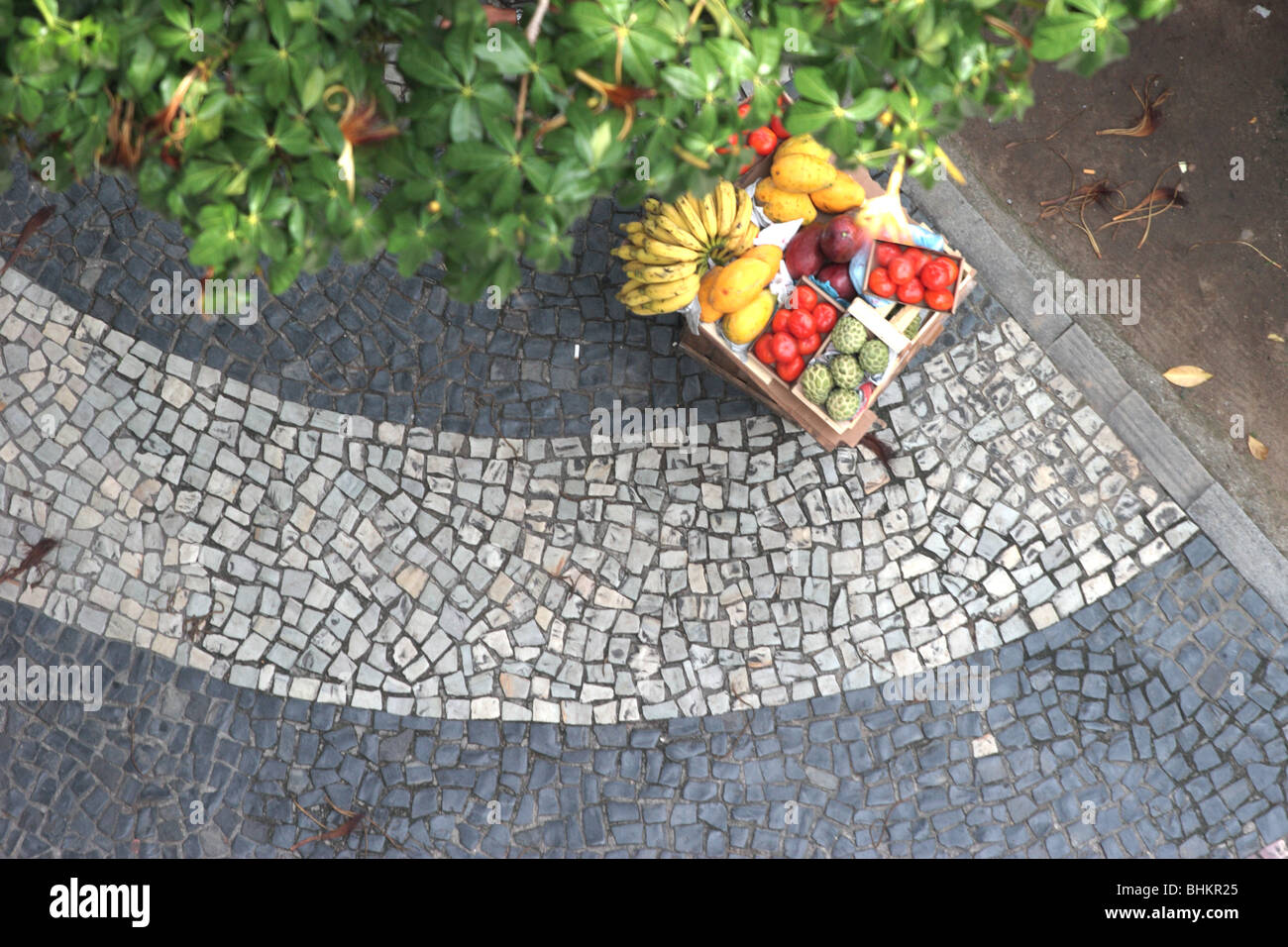 Frutti sull'angolo di una strada nel quartiere di Leblon, di Rio de Janeiro Foto Stock