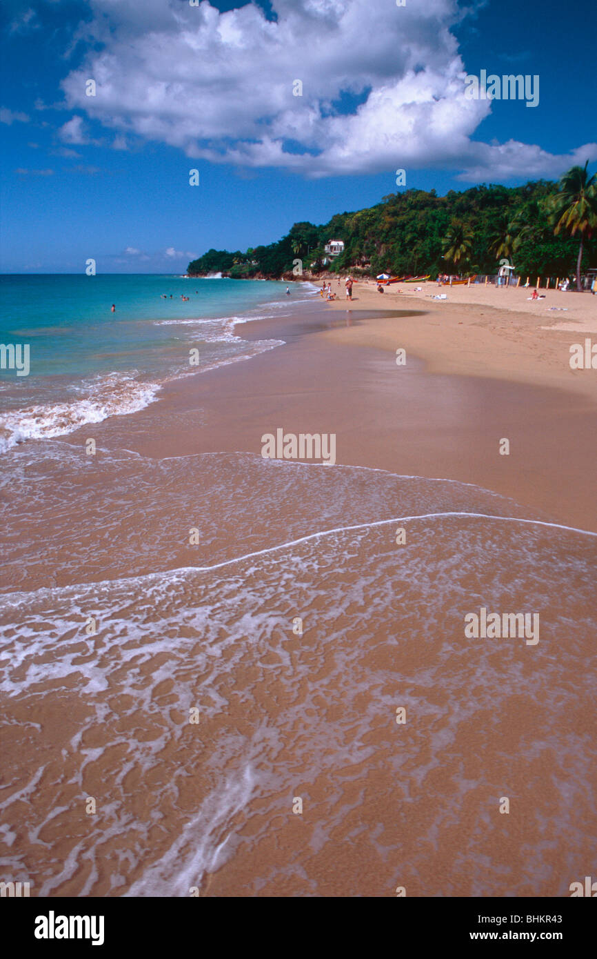 Vista della spiaggia, Crashboat Beach, Aguadilla, Puerto Rico Foto Stock