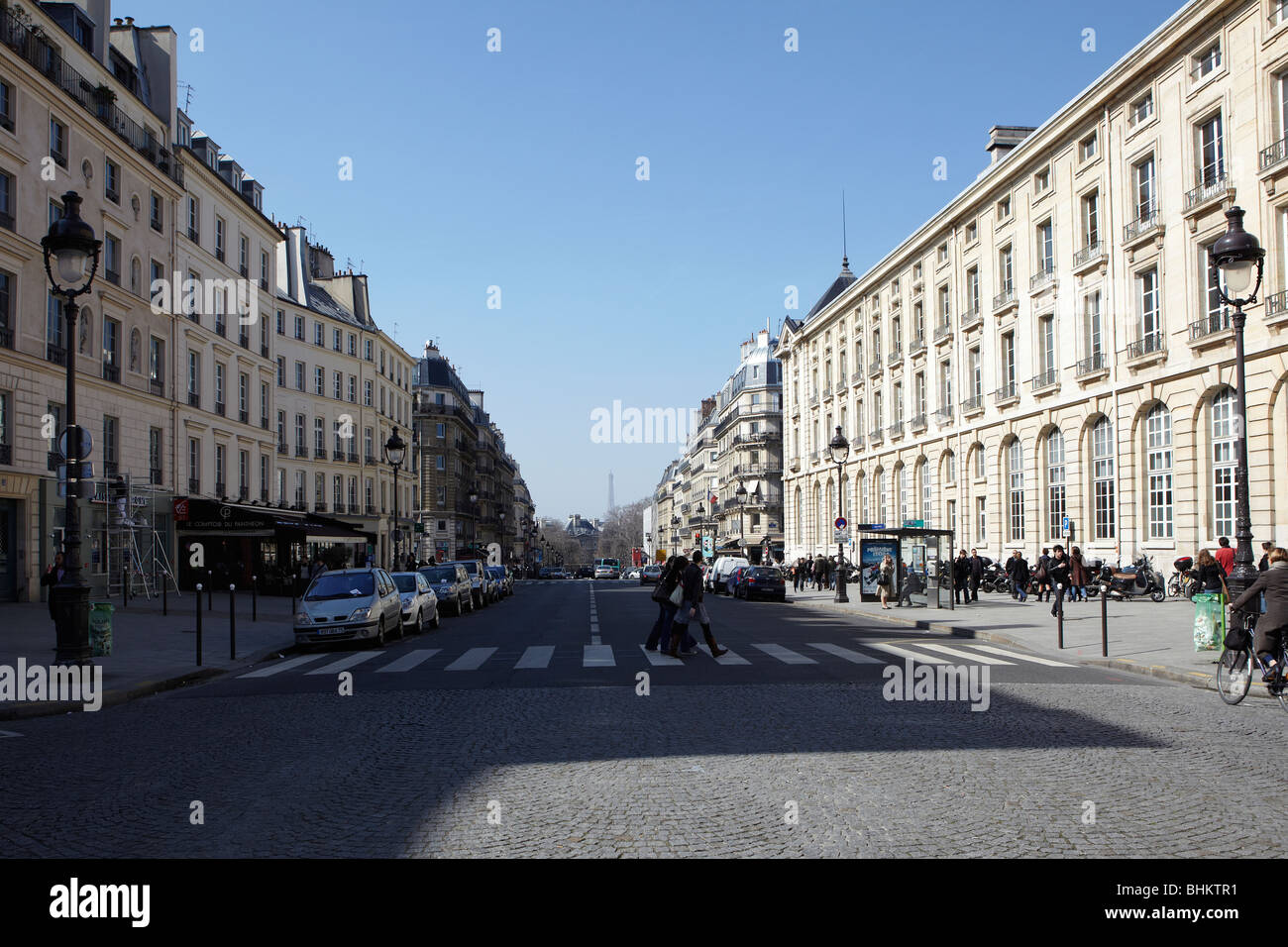 Tipica strada Parigina, Parigi, Francia Foto Stock