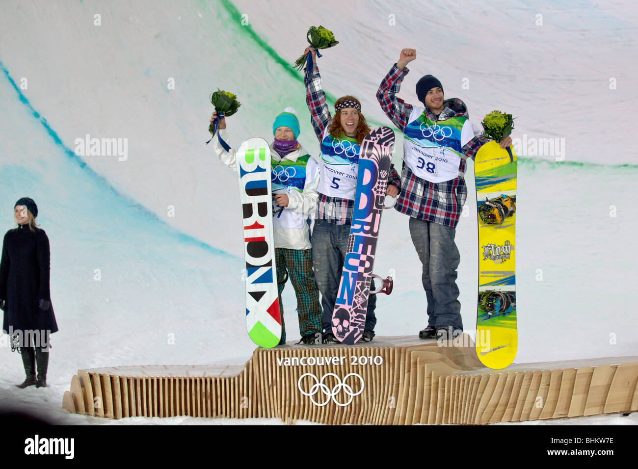 Shaun White (USA), vince la medaglia d'oro negli uomini Snowboard Halfpipe evento presso il 2010 Giochi Olimpici Invernali Foto Stock