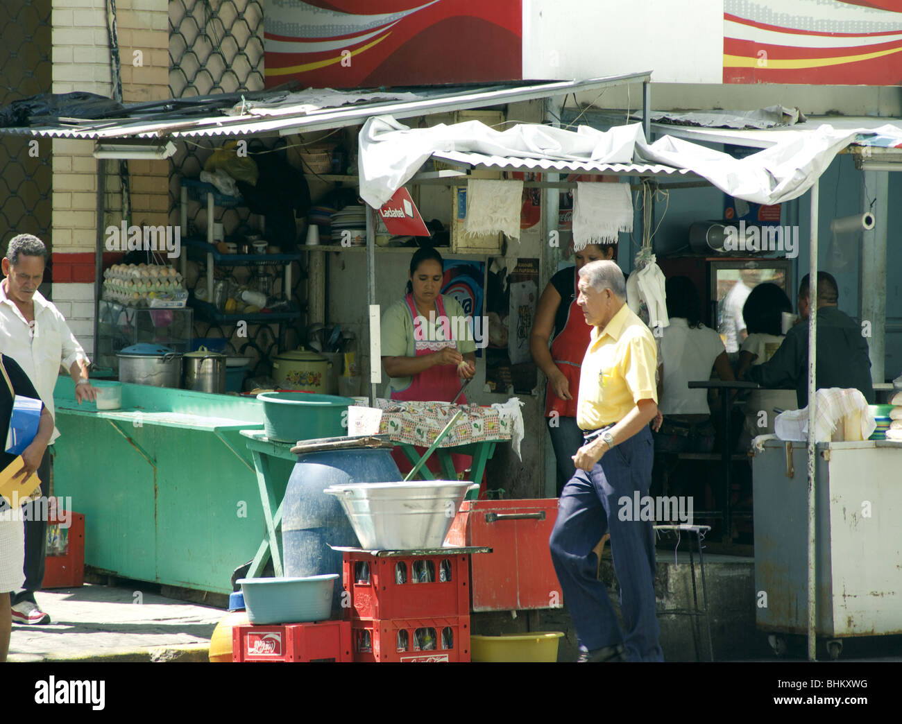 El Salvador. Santa Ana citta'. Pupuseria (cibo tradizionale). Foto Stock