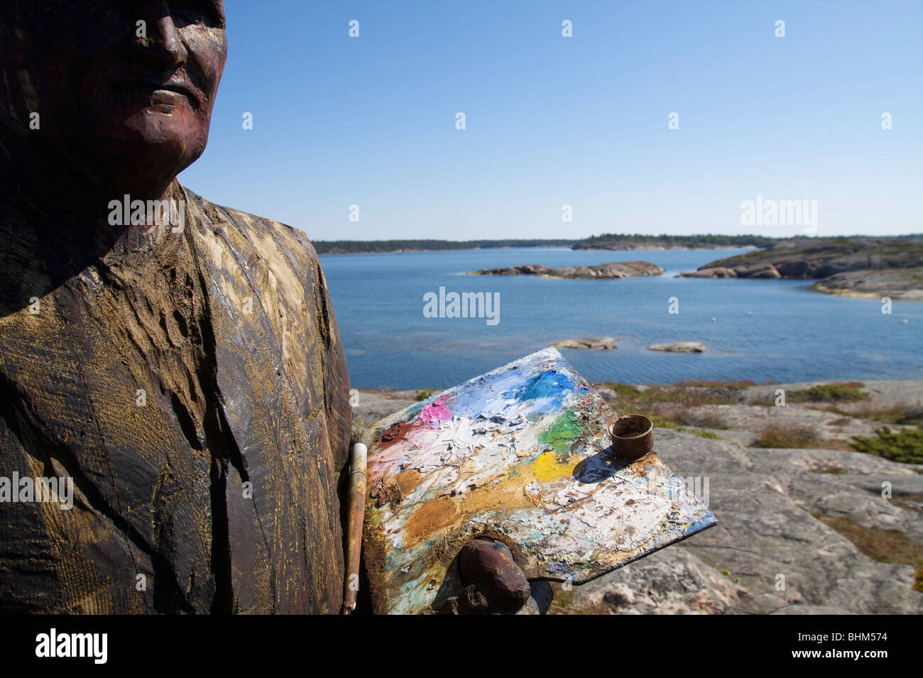 Una statua su Kobba Klintar isola nell'arcipelago Äland Finlandia Foto Stock