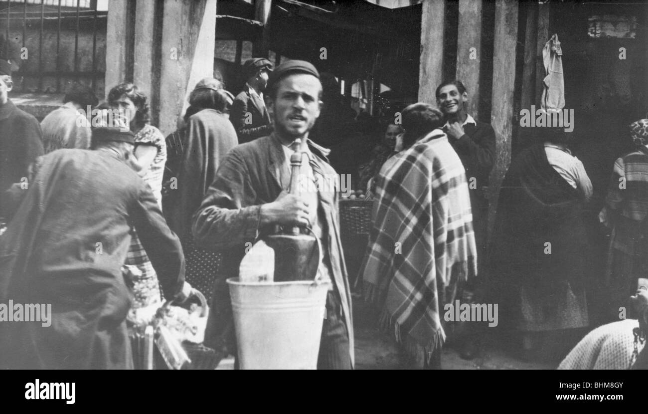 Mercato del Ghetto, a Lodz, Polonia, la II Guerra Mondiale, 1940-1944. Artista: sconosciuto Foto Stock