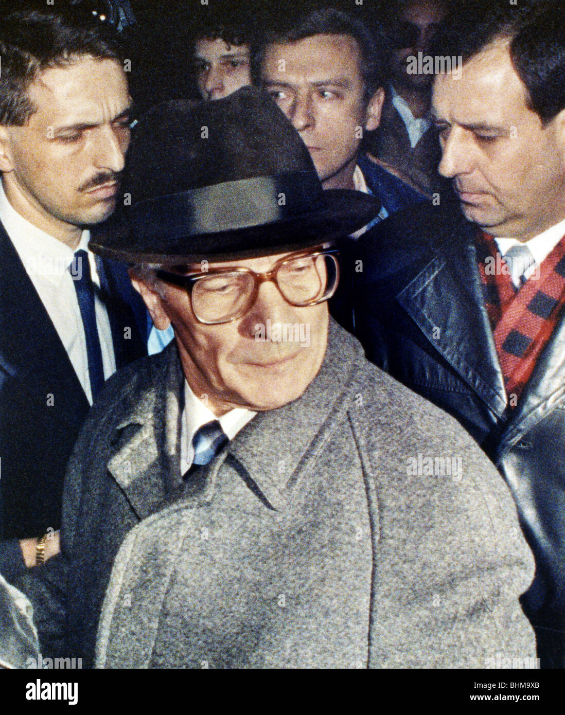 Erich Honecker essendo arrestato il 29.01.1990, Berlino, RDT Foto Stock