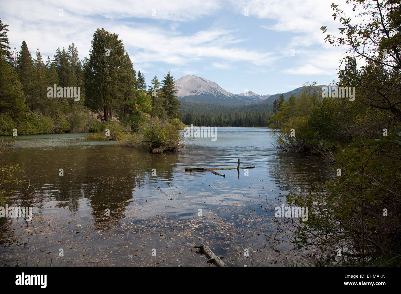 Manzanita Lake e Picco Lassen, Parco nazionale vulcanico di Lassen in California, Stati Uniti d'America Foto Stock