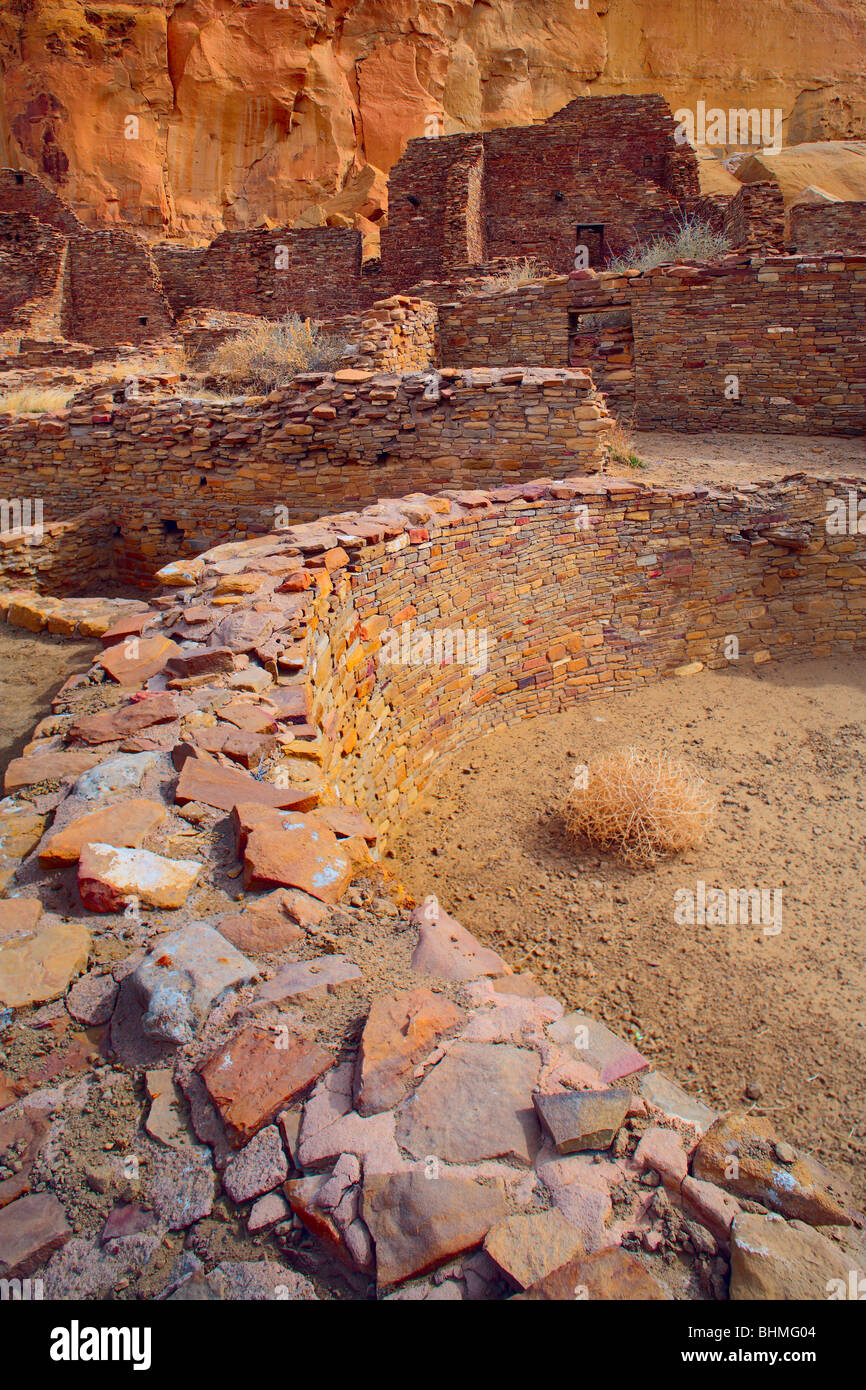 Pueblo Bonito kiva nel Chaco Culture National Historical Park Foto Stock