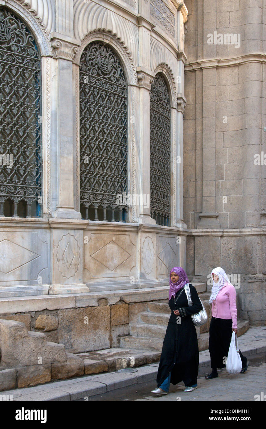Due donne a Fatimide trimestre, in Il Cairo Egitto Foto Stock