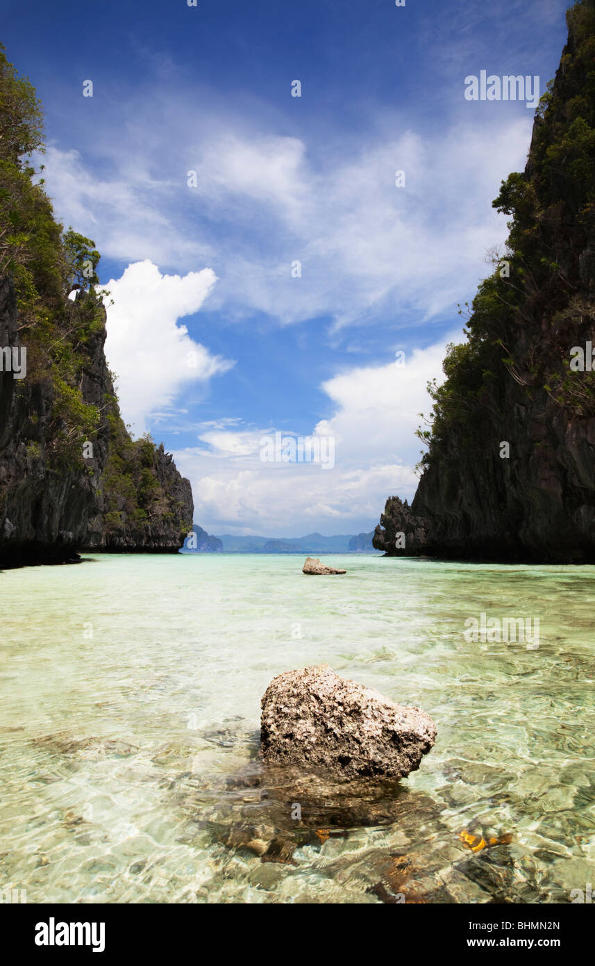 Ingresso alla Laguna Grande Isola di Miniloc;Arcipelago Bacuit; PALAWAN FILIPPINE;. Foto Stock