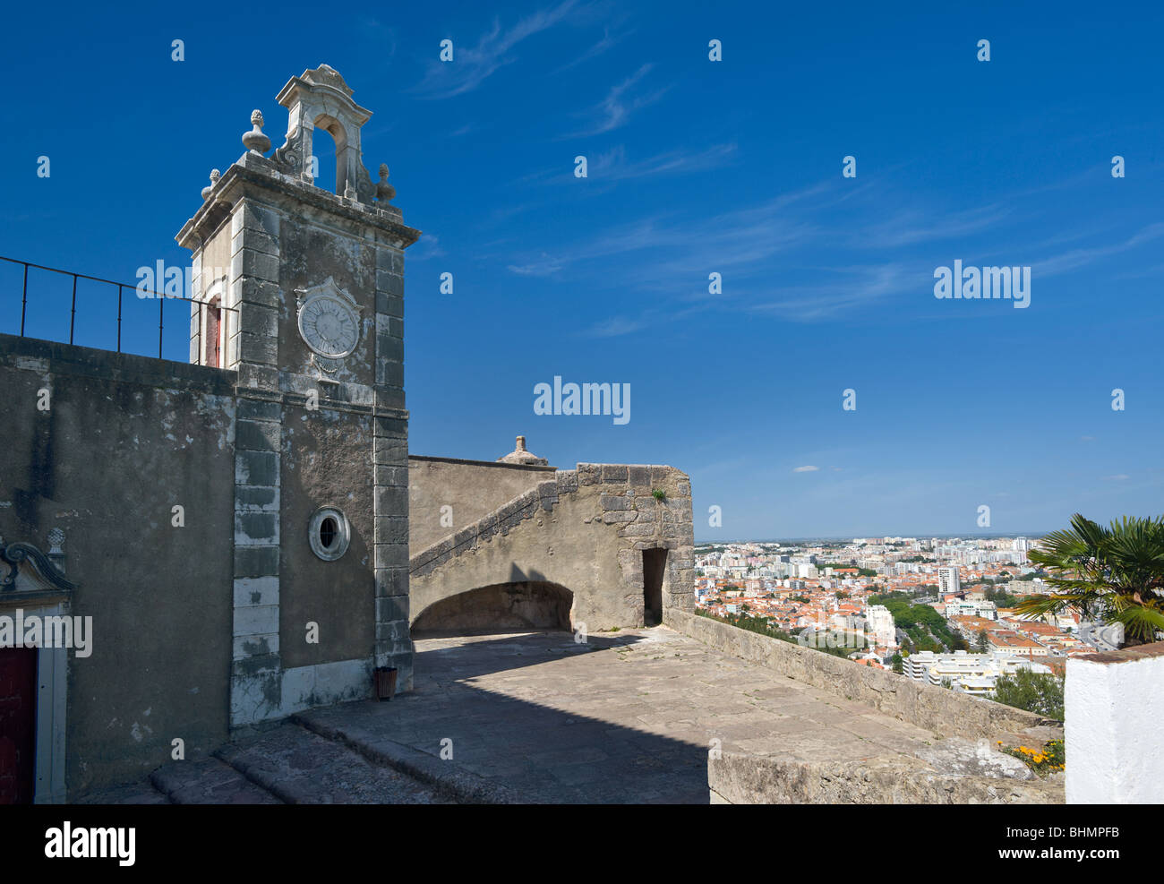 Il Portogallo, l'Alentejo, Setúbal, la torre dell orologio nel castello di Sao Filipe Foto Stock