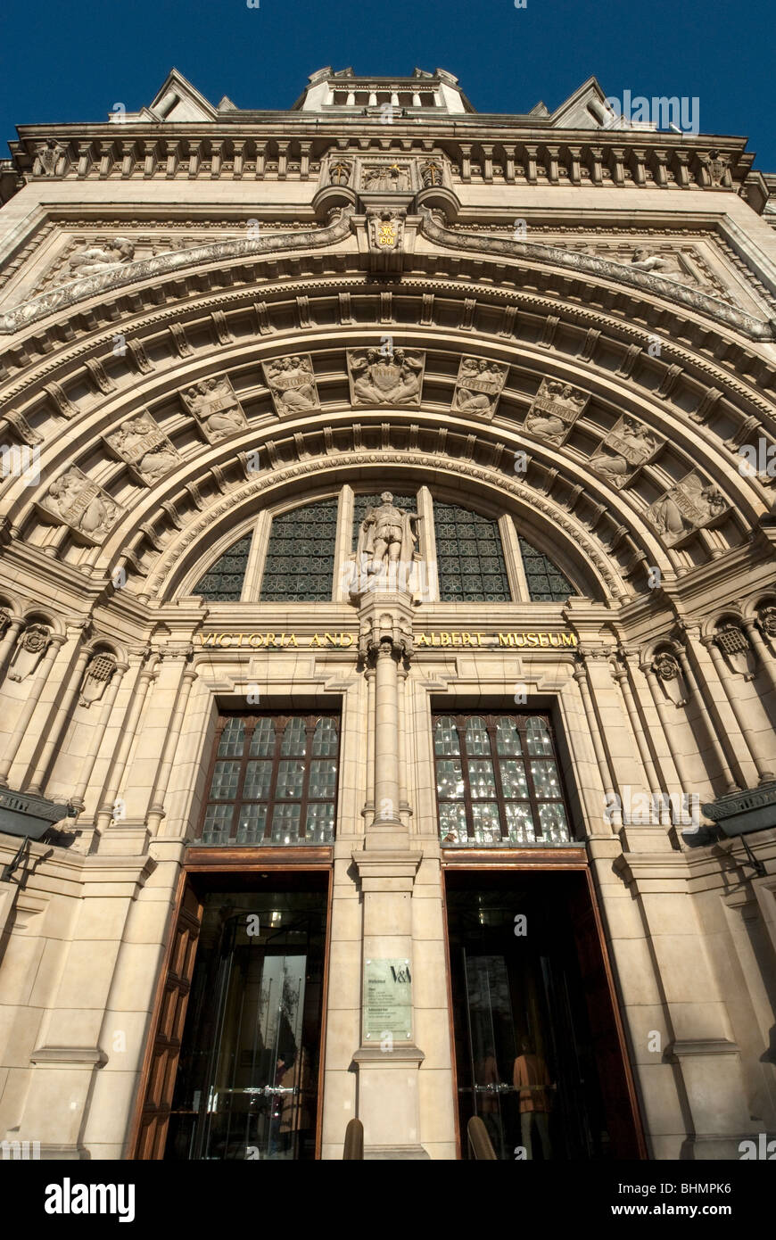 Victoria and Albert Museum porta di ingresso Londra Foto Stock