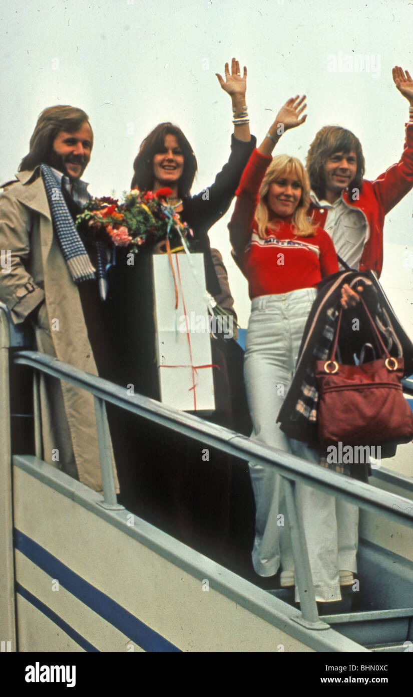ABBA in Svizzera nel marzo 1979 dove facevano un tempo di neve speciale video Foto Stock