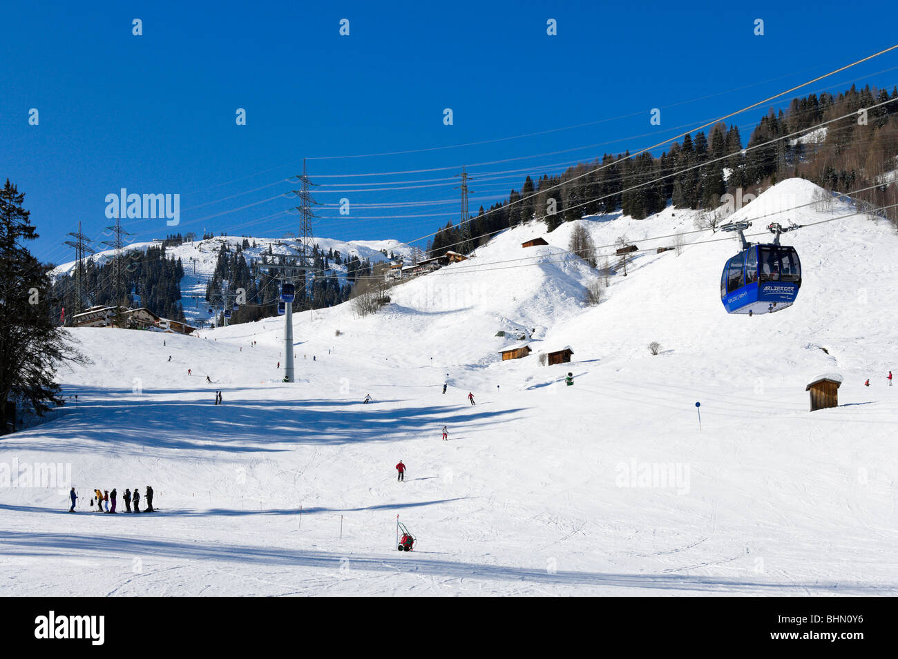 Piste da sci al di sotto della funivia di Galzigbahn, St Anton, Arlberg Ski Region, Vorarlberg, Austria Foto Stock