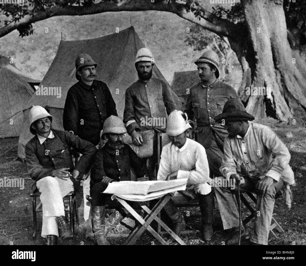 Peters, Carl, 27.9.1856 - 10.9.1918, politico tedesco, a metà lunghezza, con Emin Pascha, Tiedemann, Janke, Stuhlmann, incontro a Mpapua, giugno 1890, Foto Stock