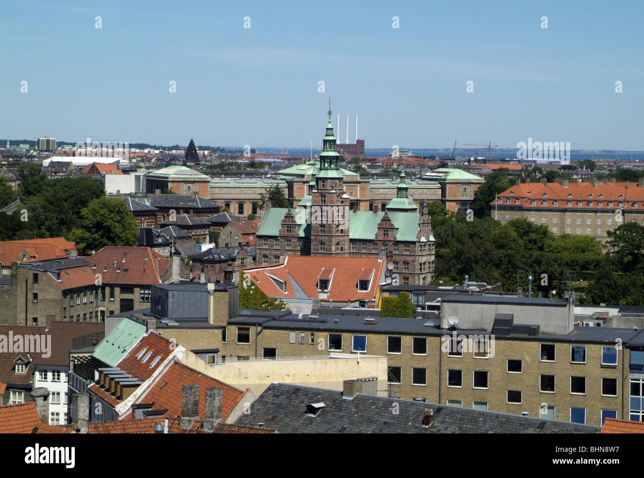 Geografia / viaggi, Danimarca, Copenaghen, vista sulla città dalla torre Runde verso il Castello di Rosenborg con museo di arte, Additional-Rights-Clearance-Info-Not-Available Foto Stock