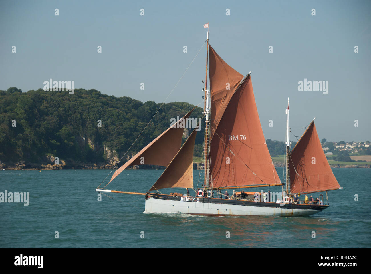 La storica Brixham trawler vigilanza a vele spiegate Foto Stock