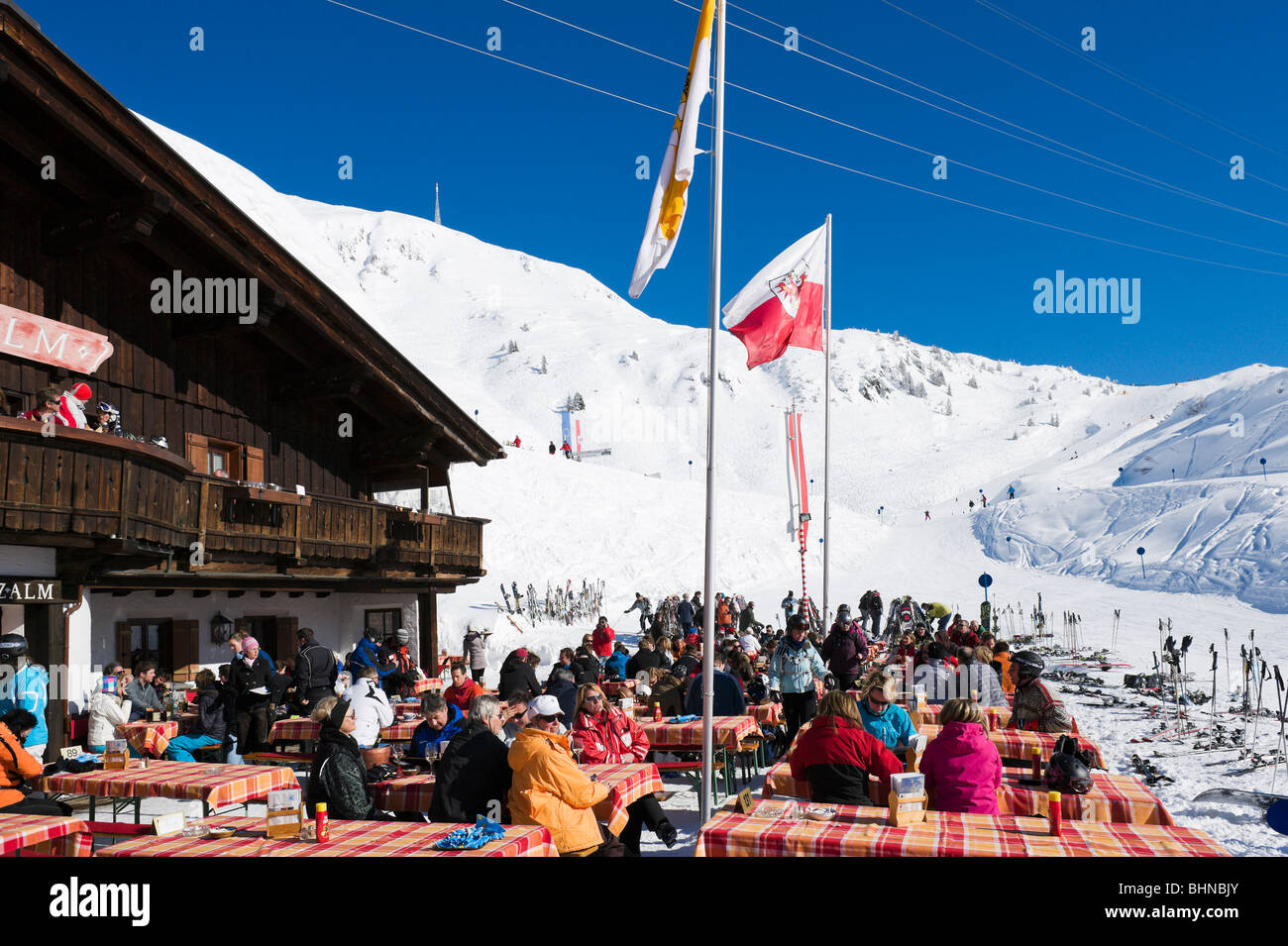L'Hospiz Alm ristorante di montagna al fondo delle piste in St Christoph, Arlberg Ski Region, Vorarlberg, Austria Foto Stock