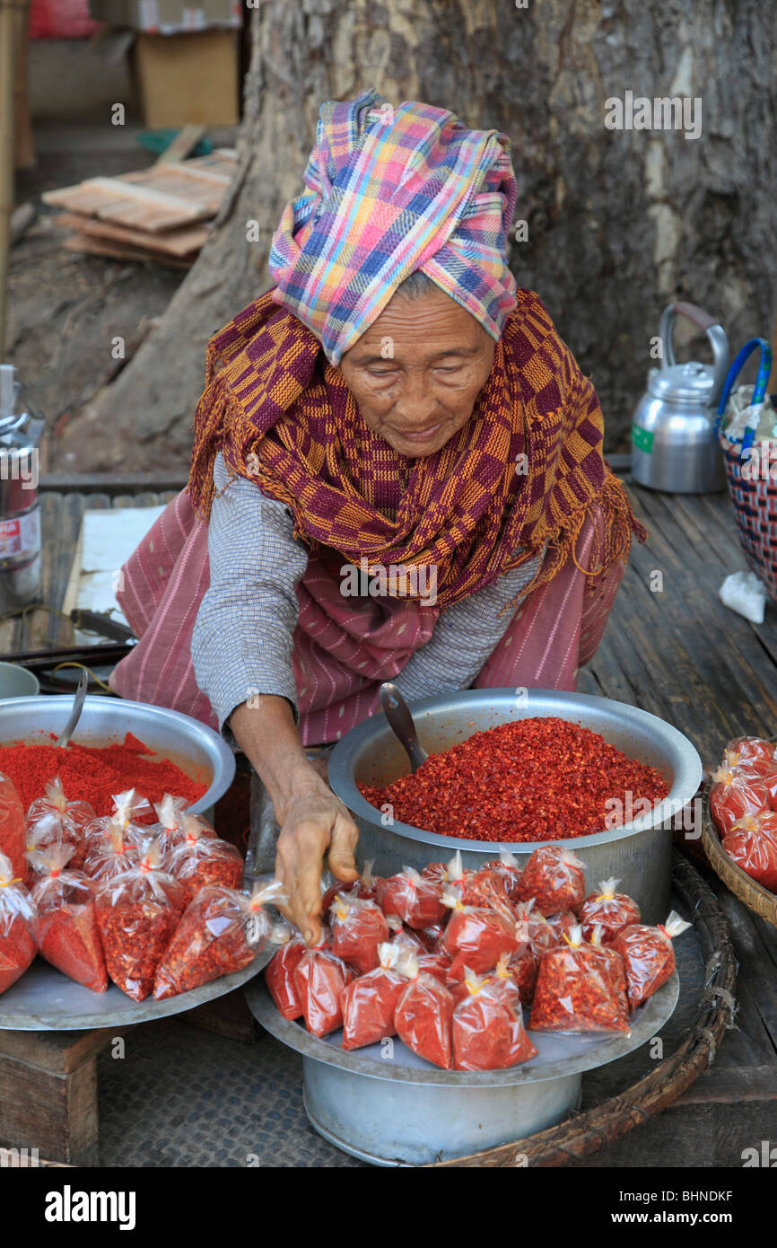 Myanmar Birmania, Chauk village, mercato Foto Stock