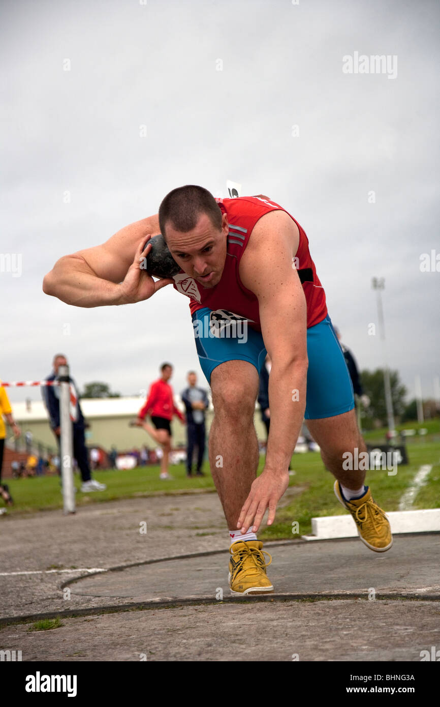 Shot putt gettati Foto Stock