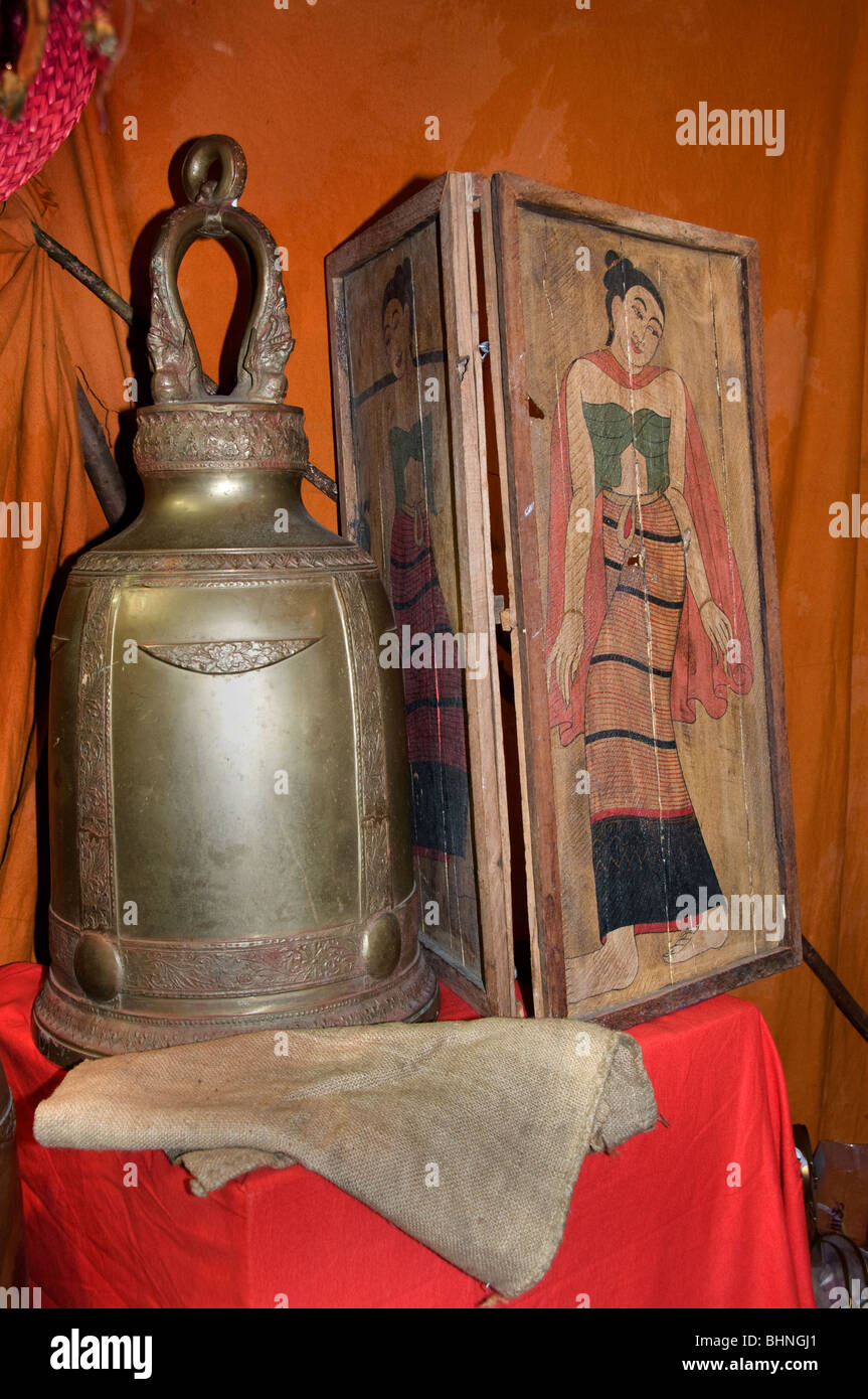 Cambogiano tailandese cinese vietnamita laotiane shop mercato delle pulci Foto Stock