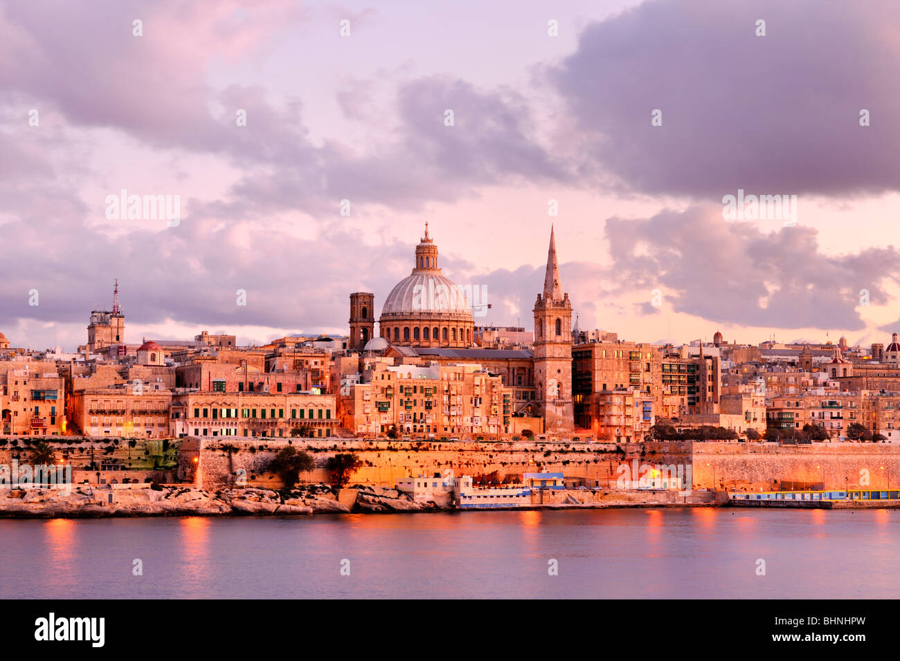 La Valletta chiesa carmelitana guglia a cupola Foto Stock